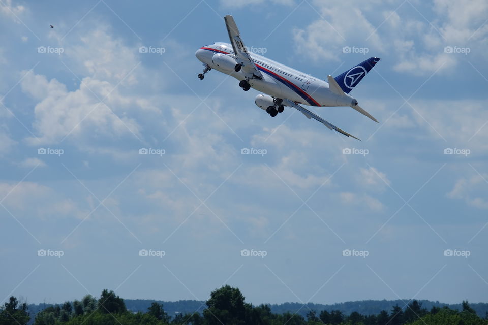 Takeoff SSJ-100