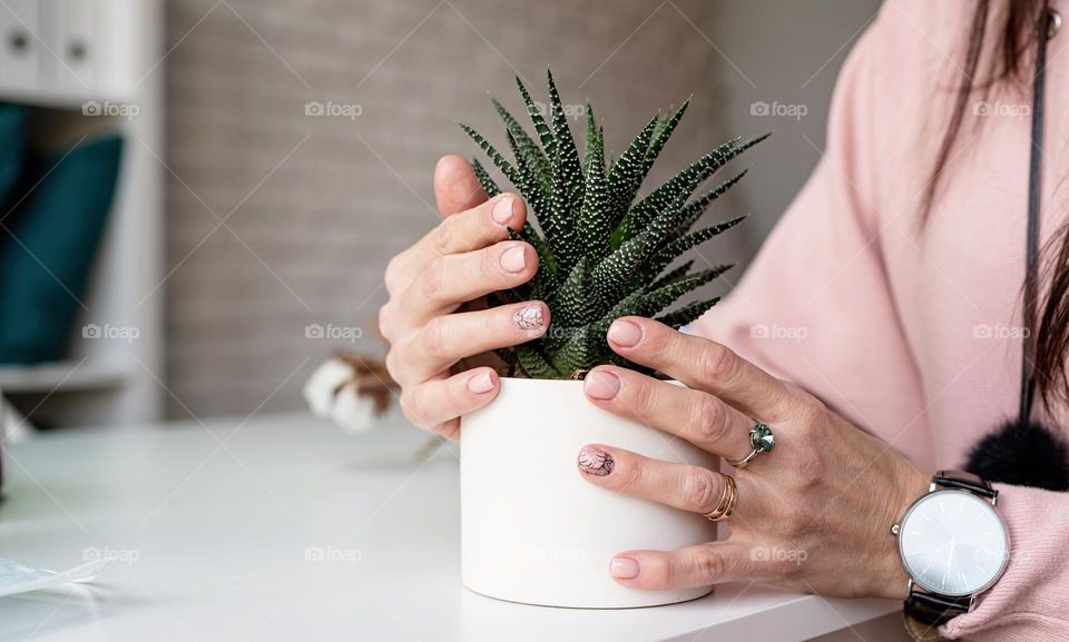 woman wearing rings