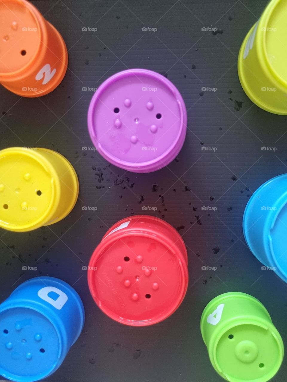 Mix colors with cups