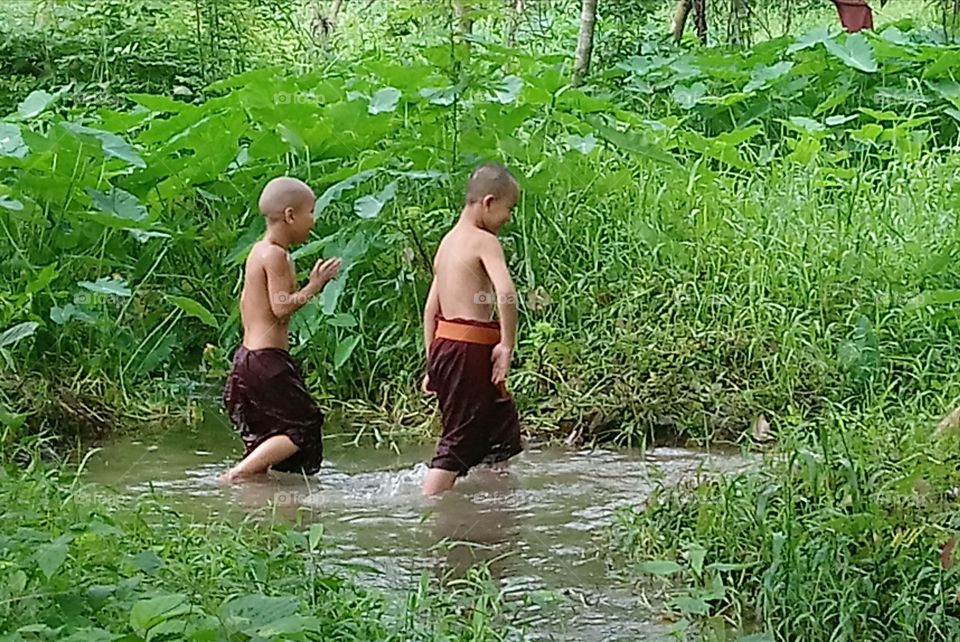 buddish monk in myanmar