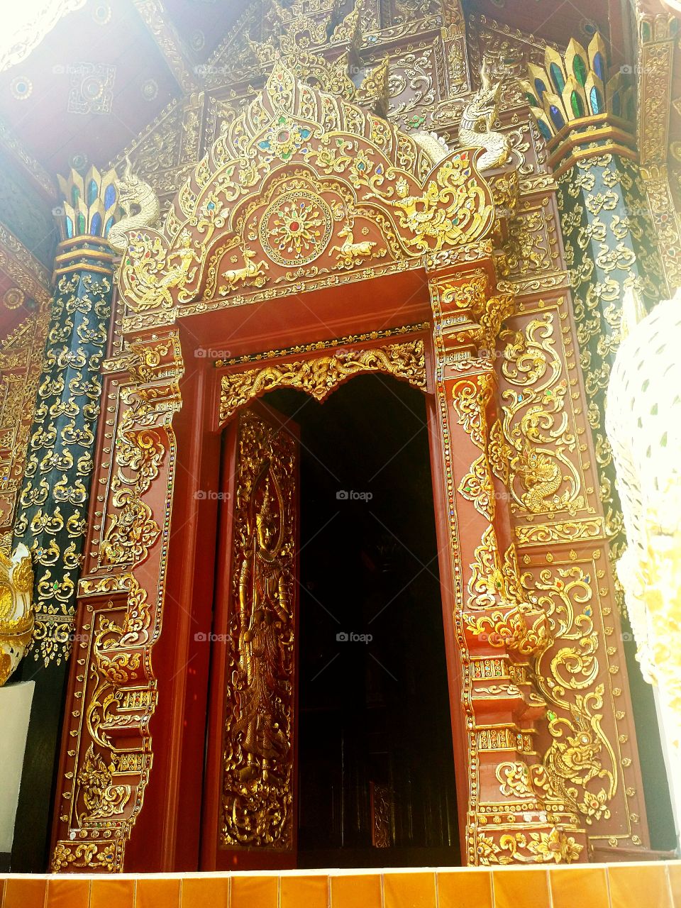 Amazing! Wood door carving. Art in Thai style.