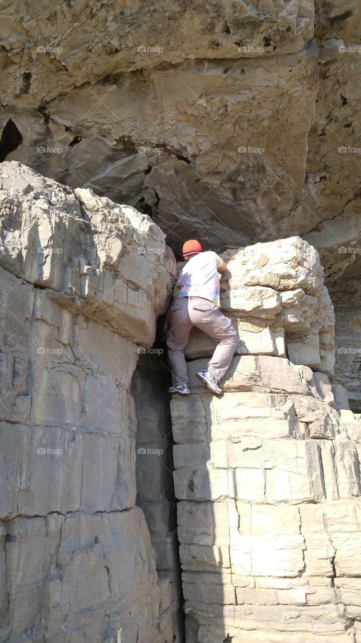 Family hike at Garden of the Gods and Cave-in-Rock in Southern Illinois