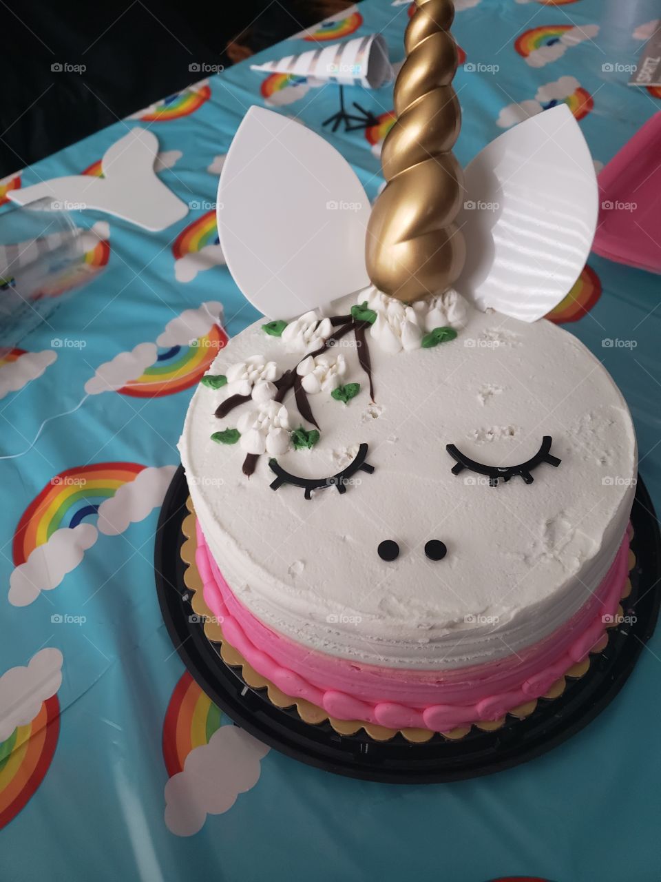 Unicorn Birthday Cake. Horn,  flowers,  pink ombre, Birthday Cake,  Happy Birthday