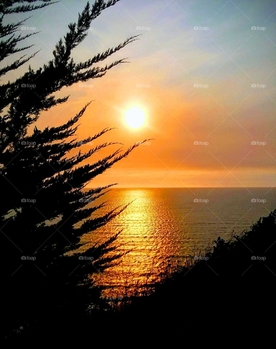 Intense sundown at ocean