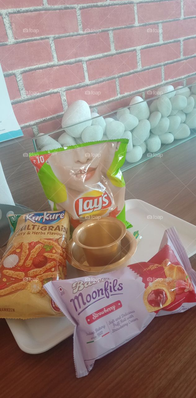 snacks with entertainment