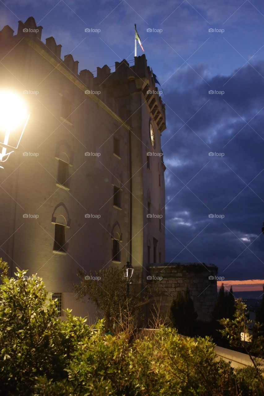castello di notte