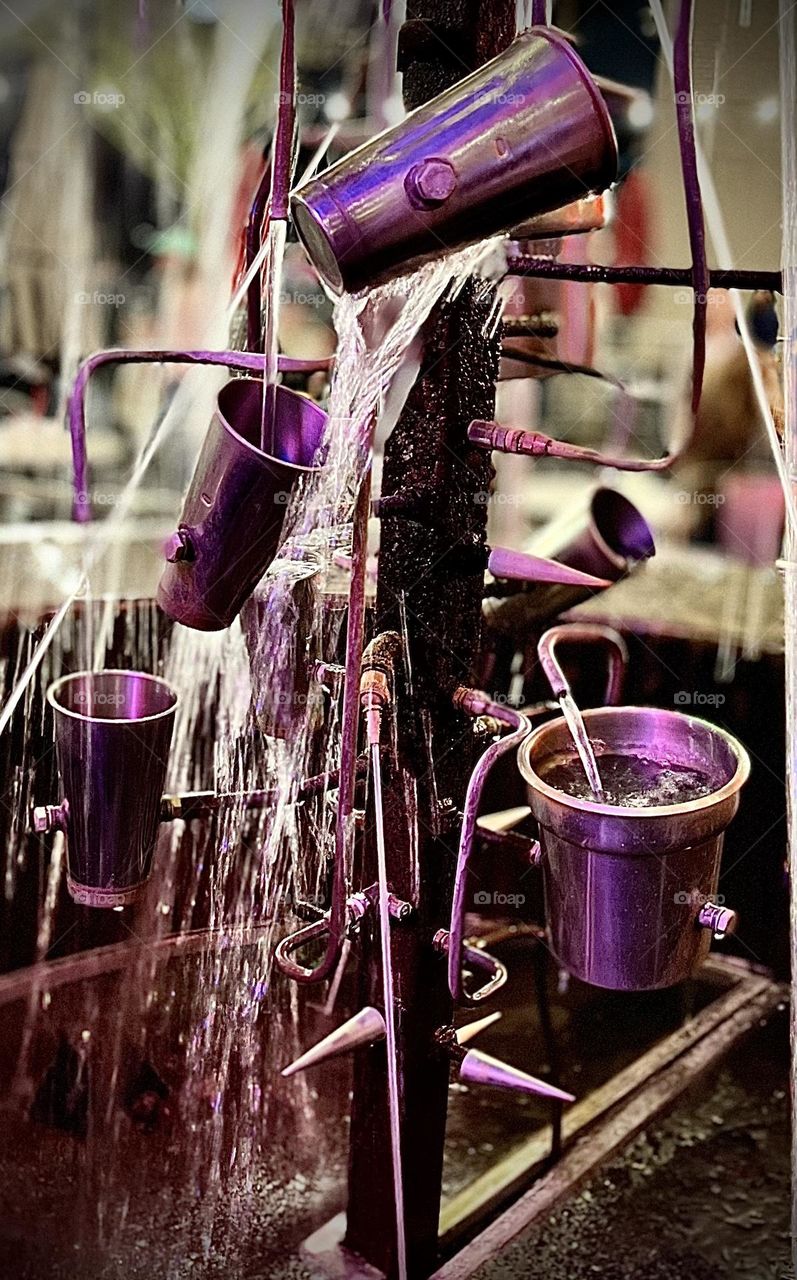 Tipping bucket water fountain