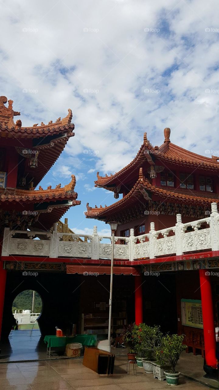 Shangshou Temple is built on Flying Eagle Hill of beautiful Dakeng Scenery District. It’s a rite where people can practice their spirit to propagate traditional Chinese culture.