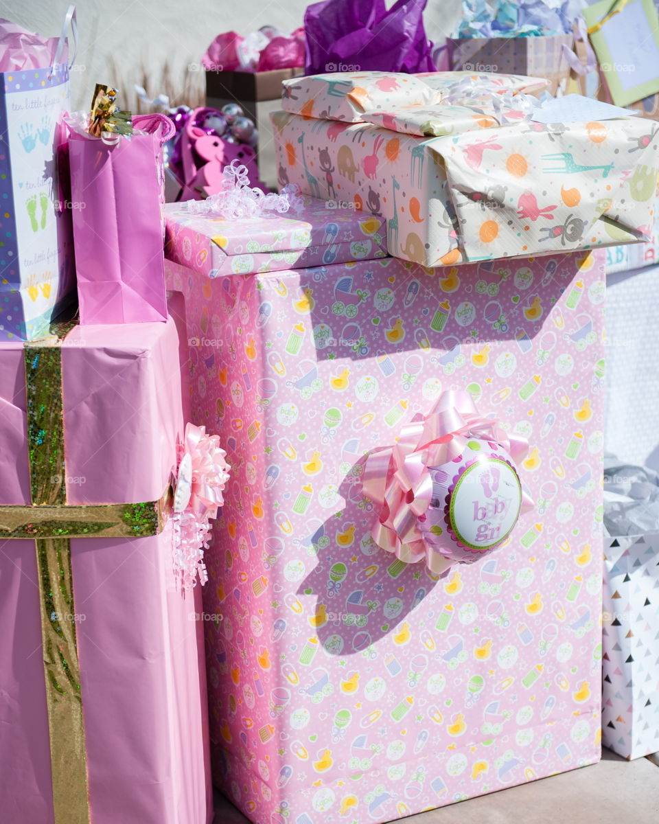 Pink wrapping paper, It's a Girl 