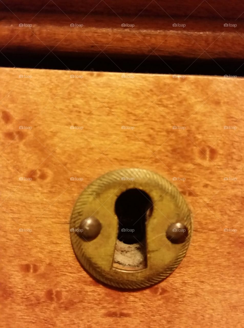 keyhole peeping