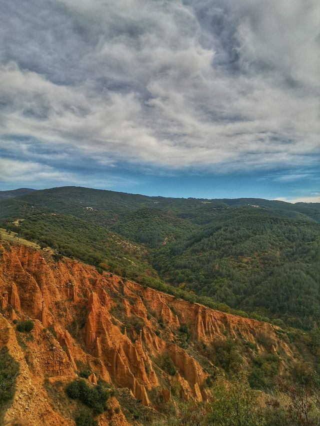 Natural pyramids