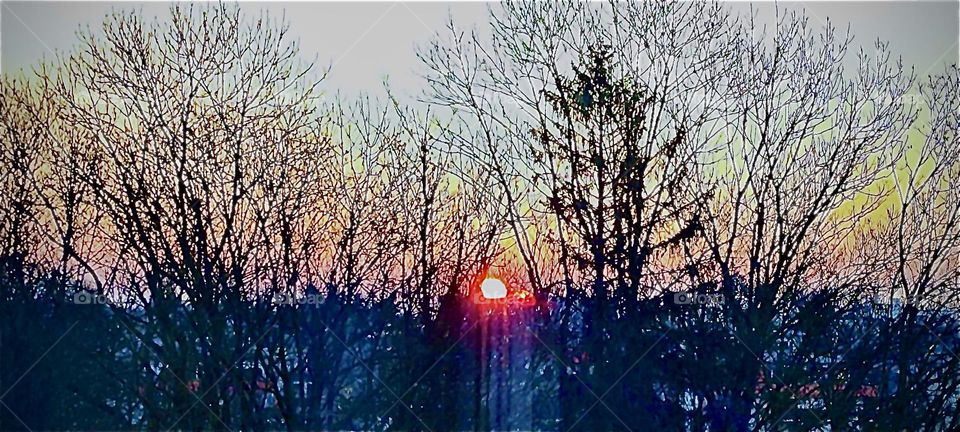 The earliest appearance of our sun from behind the horizon to herald the coming of the day, the glorious manifestation of the light. 2023. Hypnotic Productions