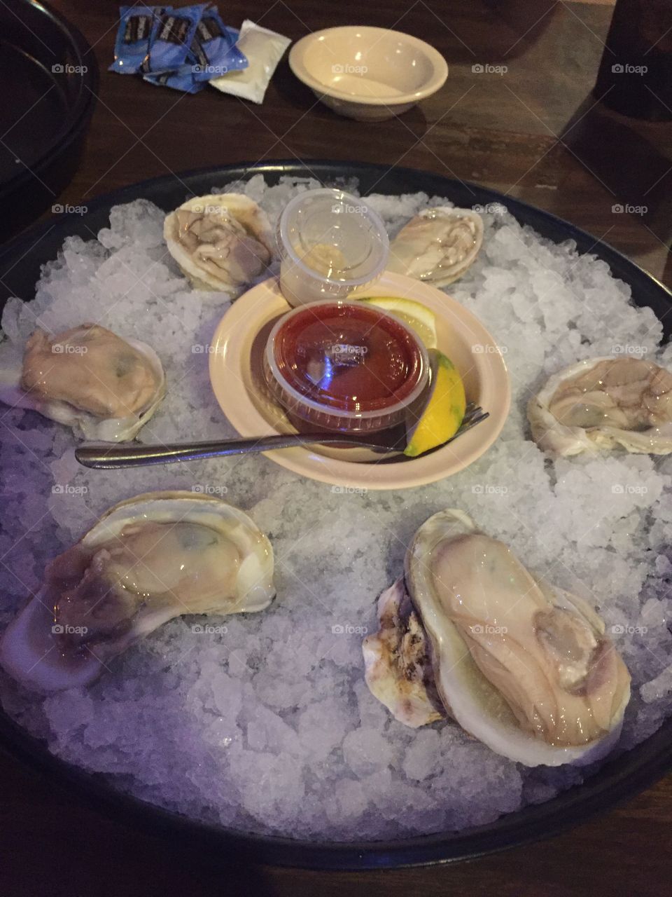Raw oysters 