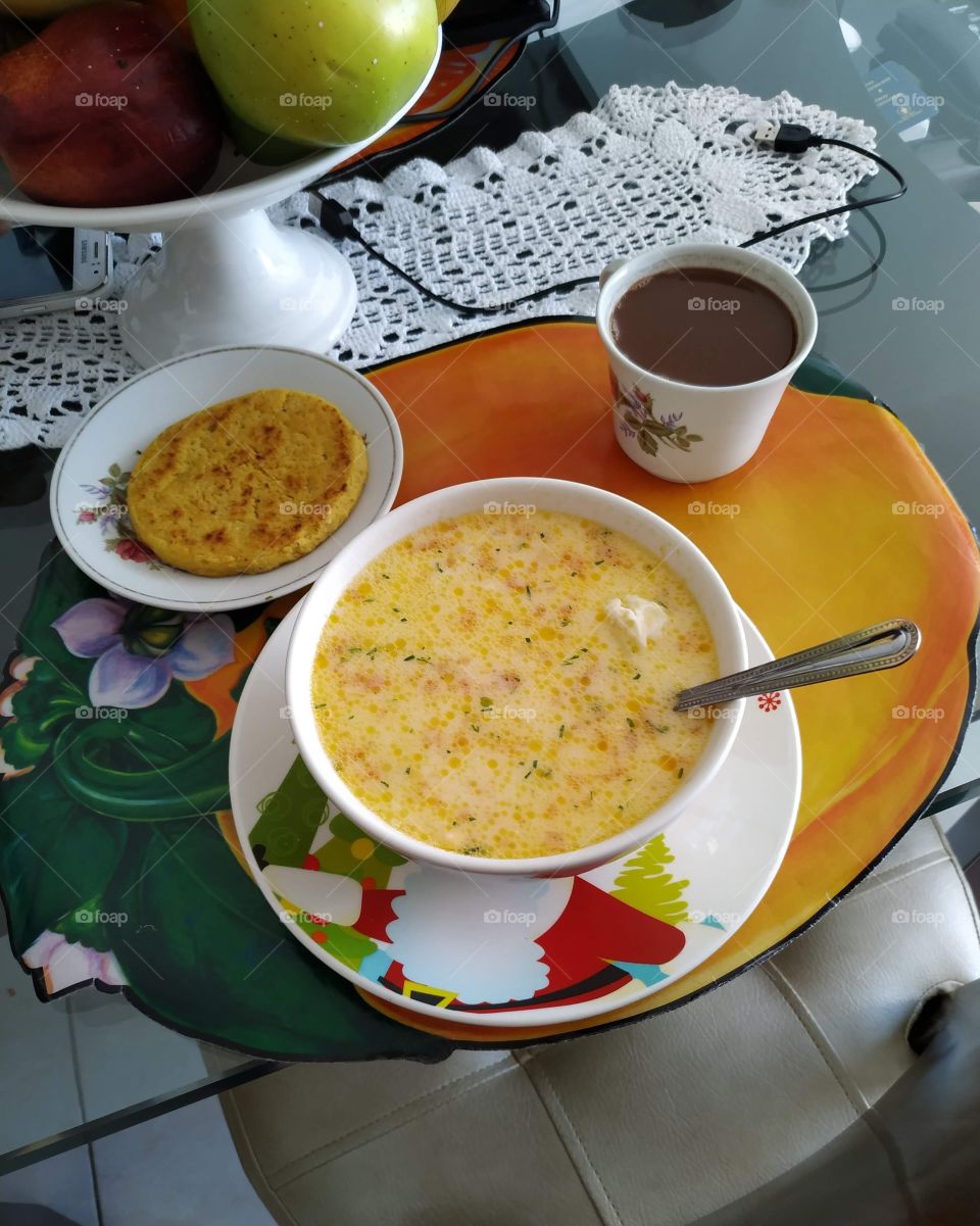 Desayuno típico en Santander, Colombia.