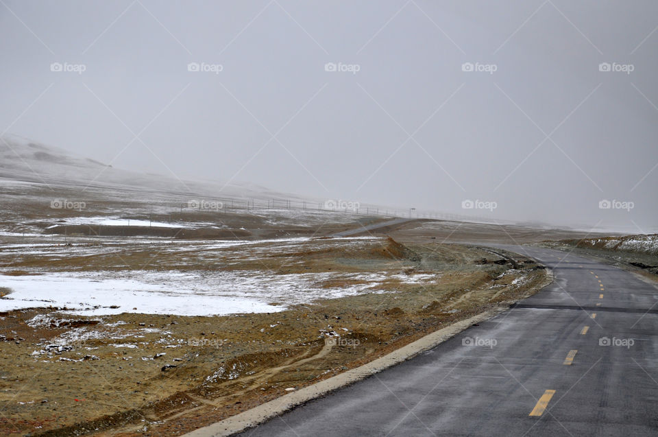 Snowy road. Tibet 