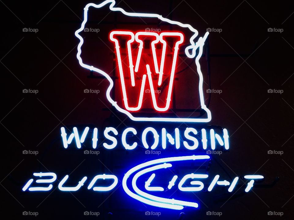 Wisconsin map bud light sign