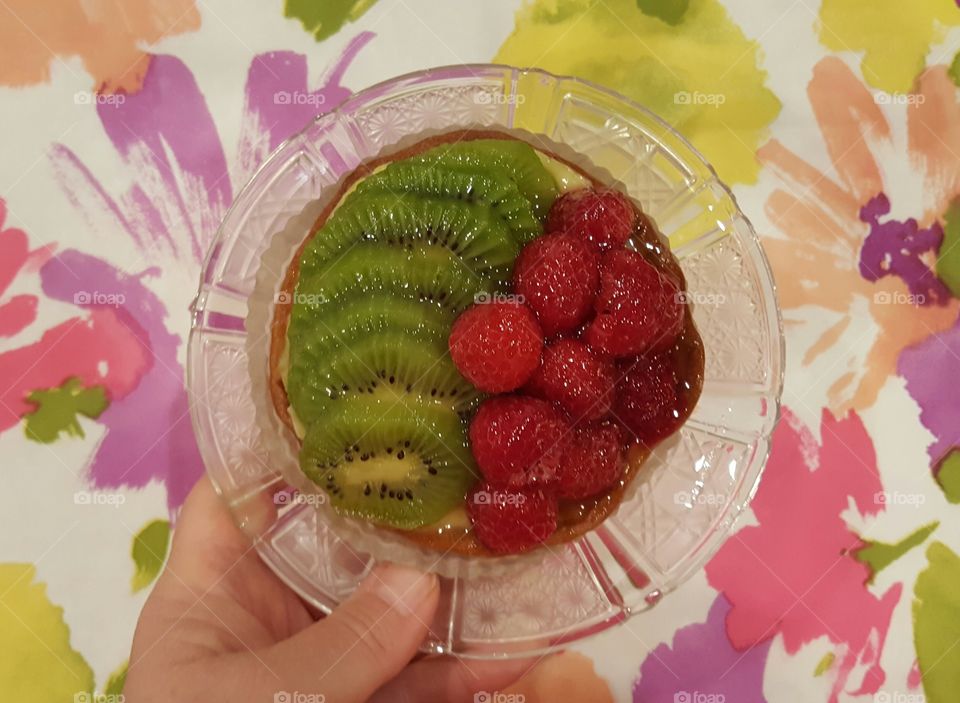 kiwi raspberry tart treat