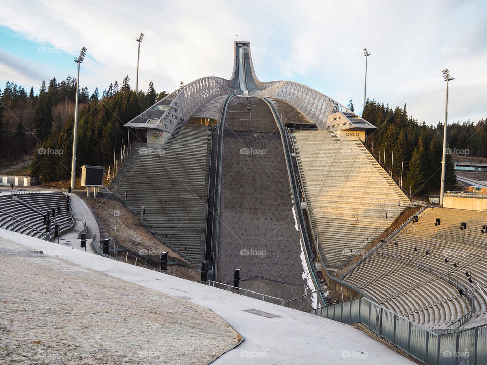 Holmenkollen skijump. 