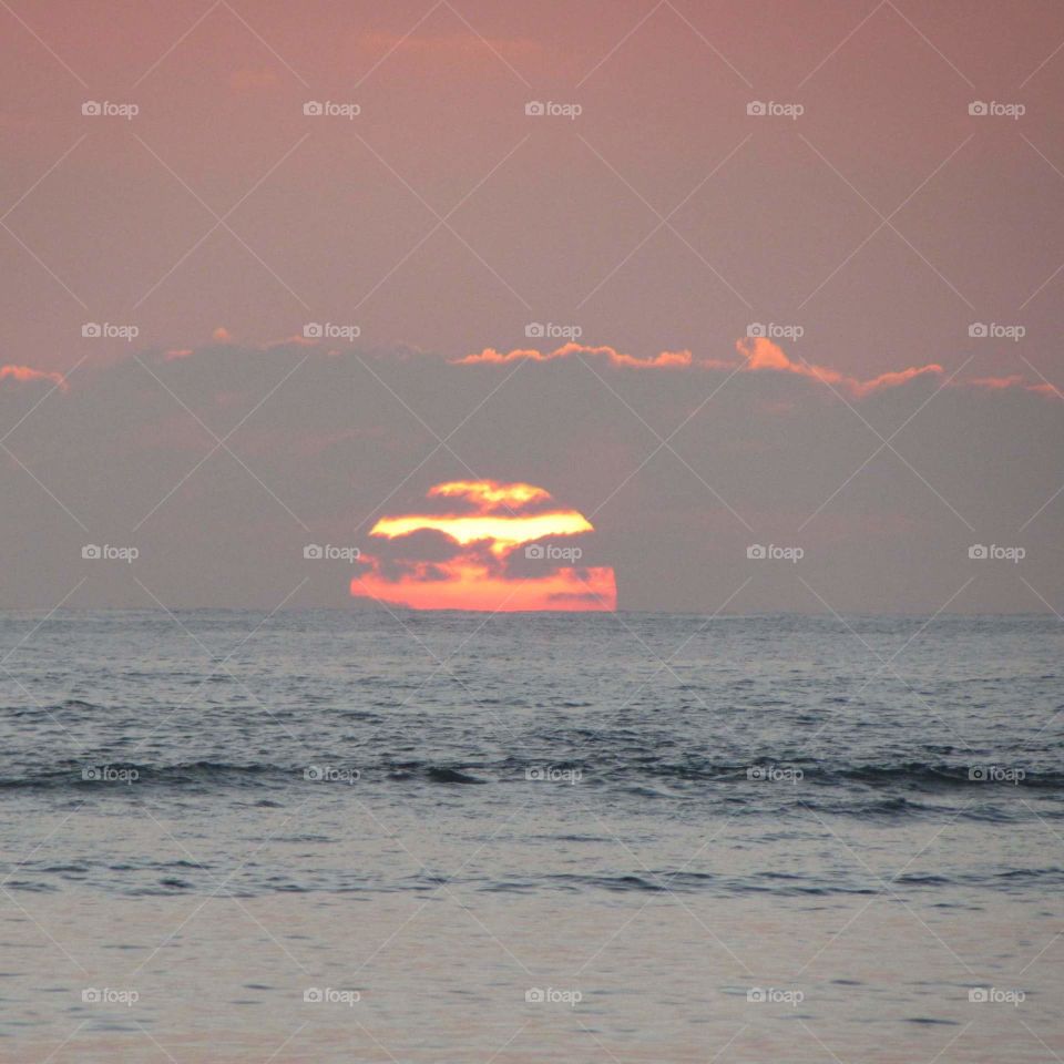 Spectacular Hawaiian Sunset at Ala Moana Beach