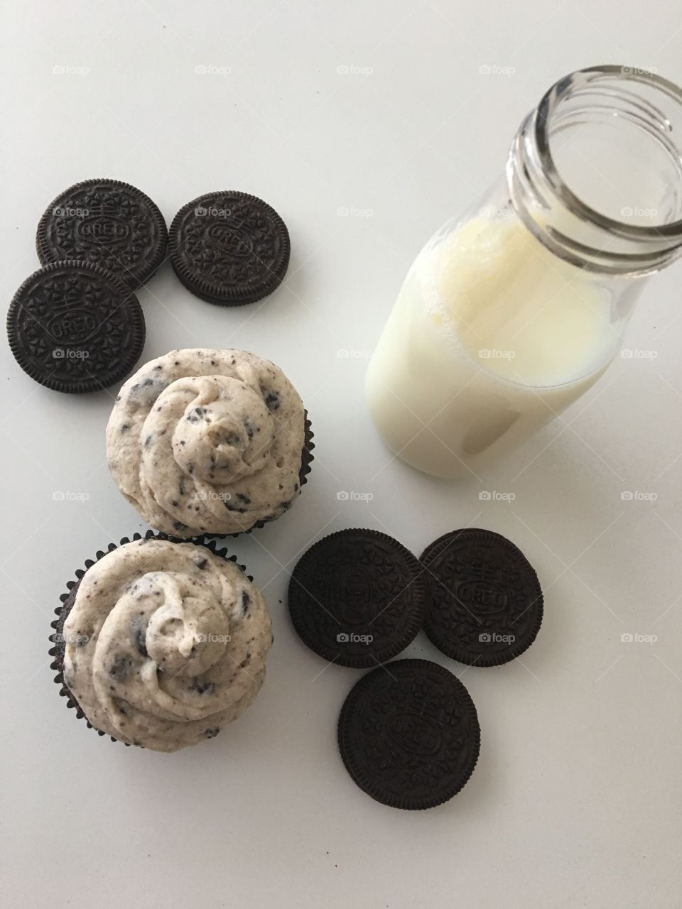 Oreo Cupcakes with Oreo Buttercream Icing