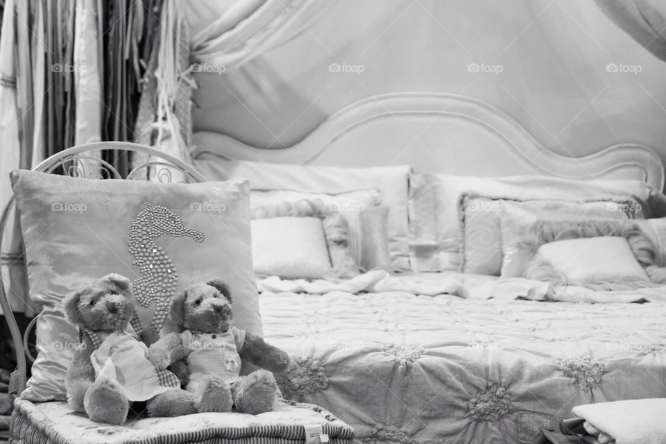 toy bed bw bedroom by leonid
