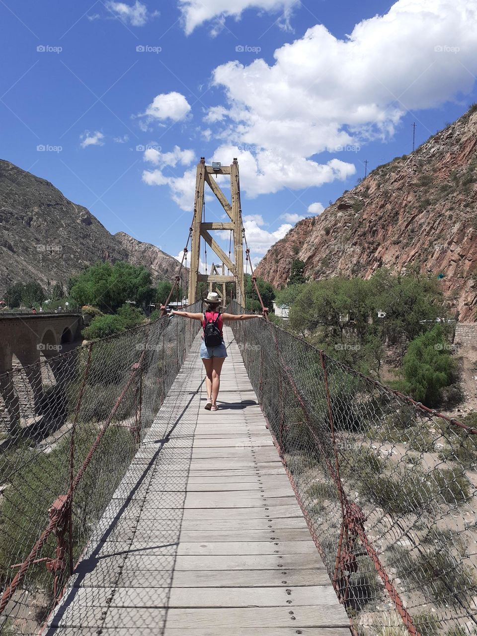 paseo entre montañas