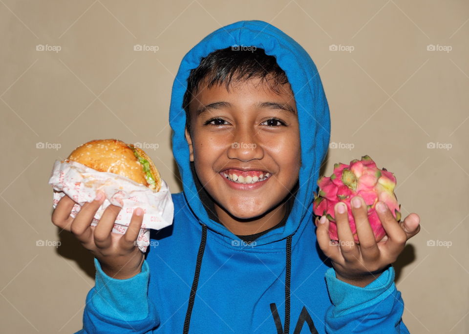 Which one do you like, burger or dragon fruit? Smile and enjoy ...