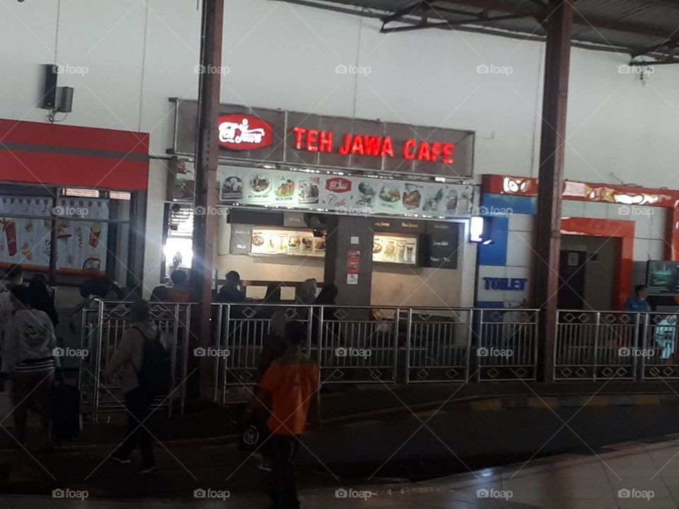 the nameplate for teh java cafe at purwokerto station