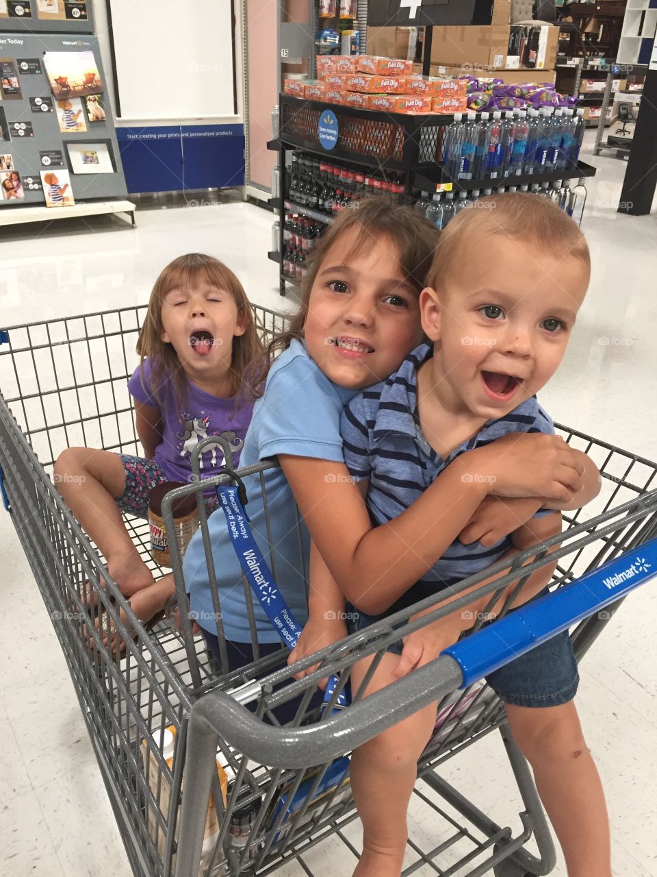 Typical shopping with kids 😜