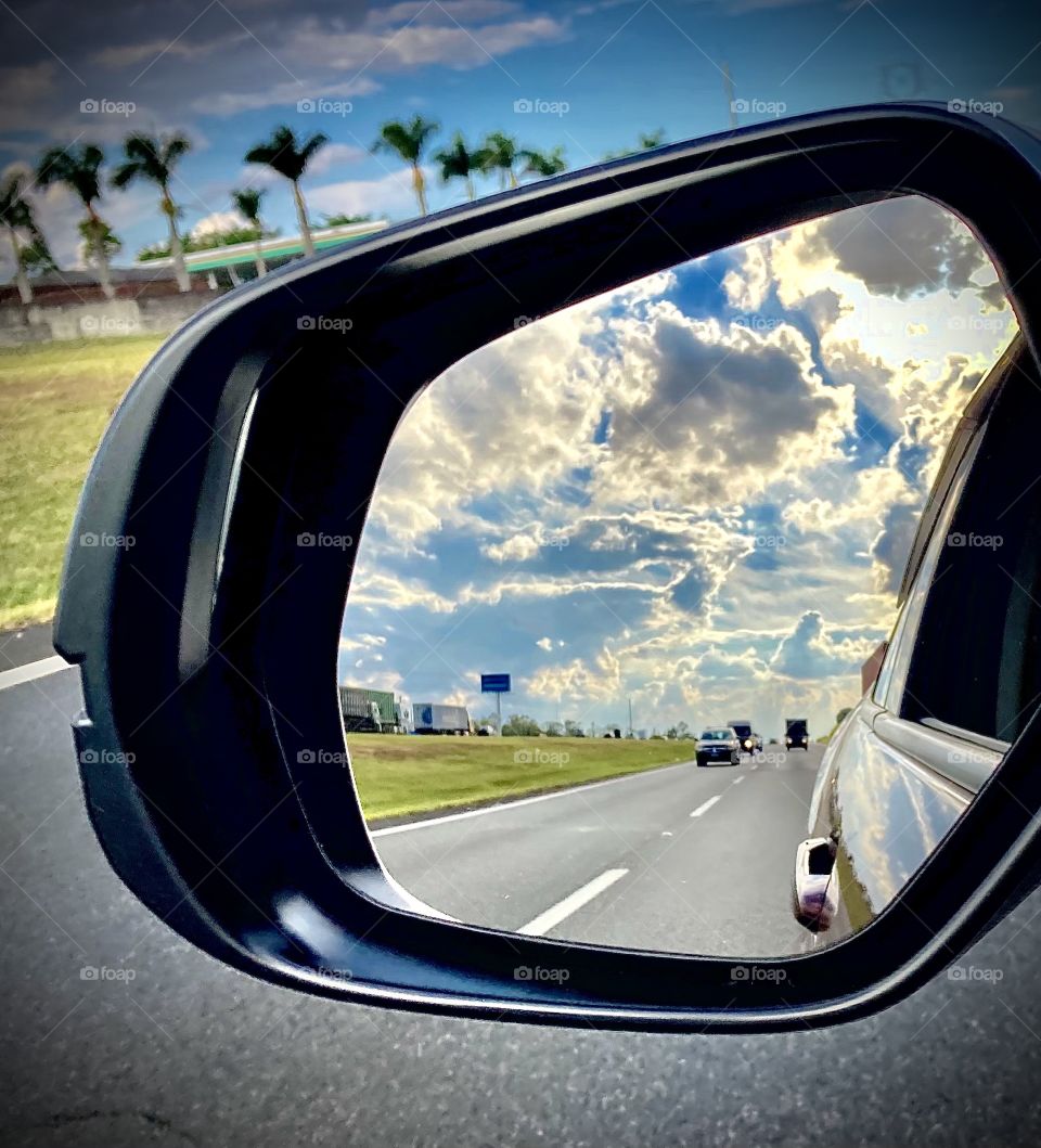 Along the roads of Brazil, I go round and enjoy the inspiring landscape.  Front and back, always very beautiful! / Pelas estradas do Brasil vou rodando e curtindo a paisagem inspiradora. Pela frente e por trás, sempre muito bela!