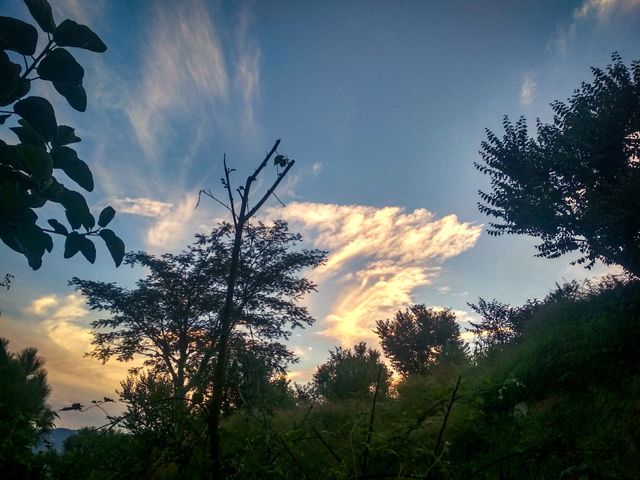 sky during sunset, beautiful nature photo.