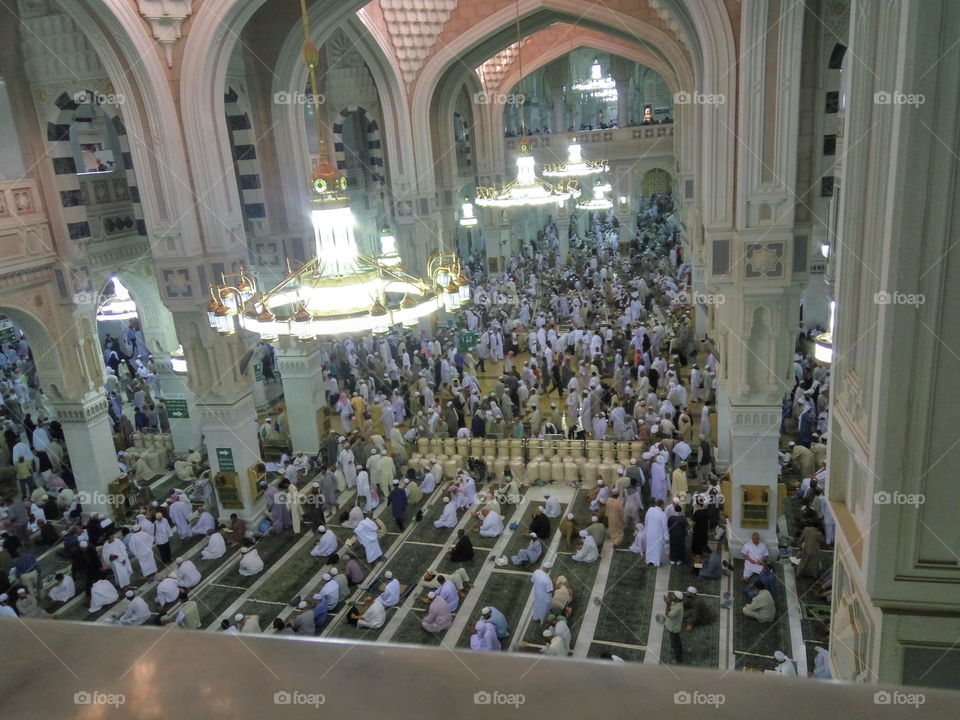 Pray in mecca