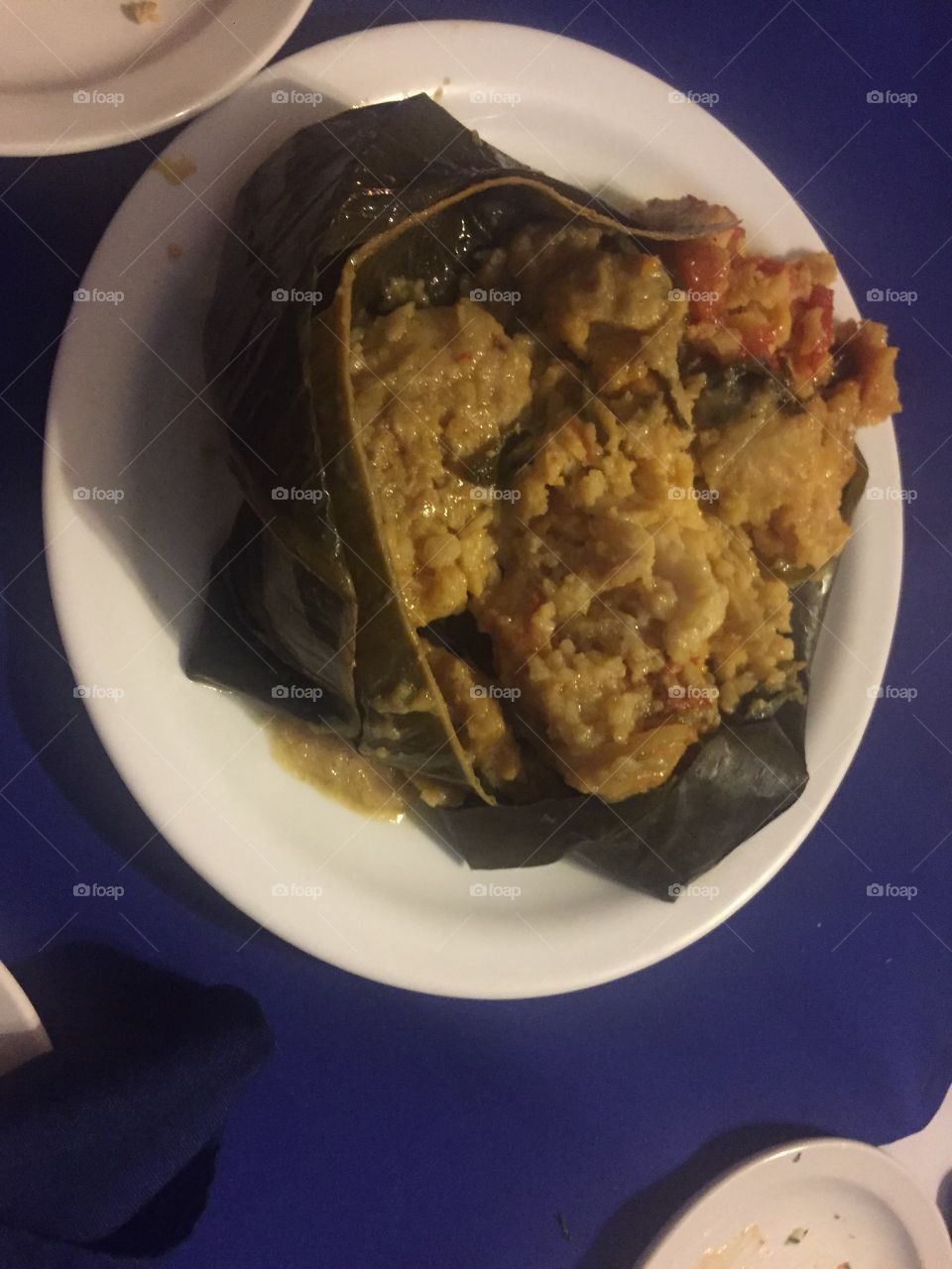 Food wrap in plantain leaves