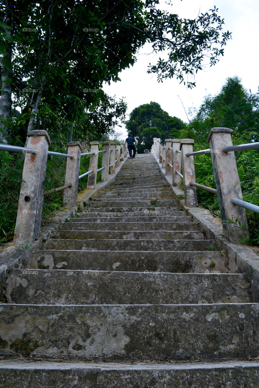 "Natural tourism"
 
To get to the top of Suroloyo you have to climb 286 steps with a fairly steep slop

Suroloyo Peak Nature Tourism is located in Keceme Hamlet, Gerbosari Village, Samigaluh District, Kulonprogo Regency, Special Region of Yogyakarta.