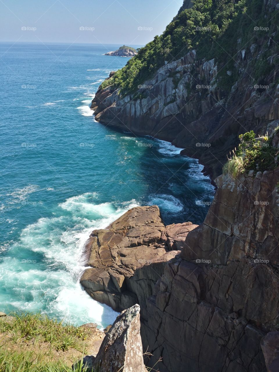 penhasco em Ilha Bela