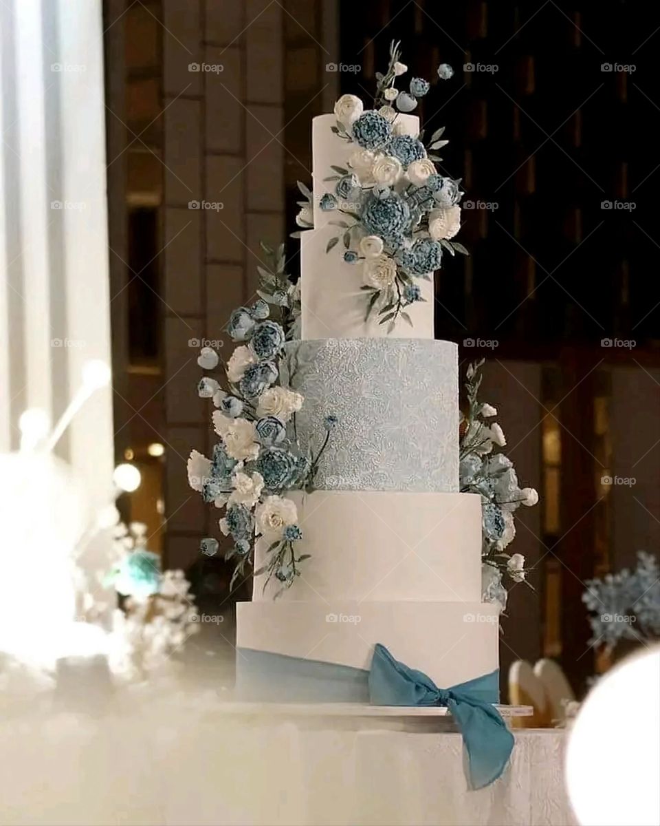 A very beautiful picture, and there is no better picture than it. There is no better picture of green herbs and colorful, red and white roses than it. Glory be to God, the natural and picturesque view, and there is no more