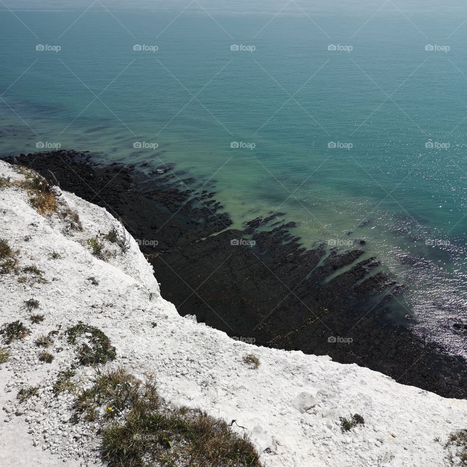 Edge of the cliff and you can see the perfectly match between the ocean and cliff