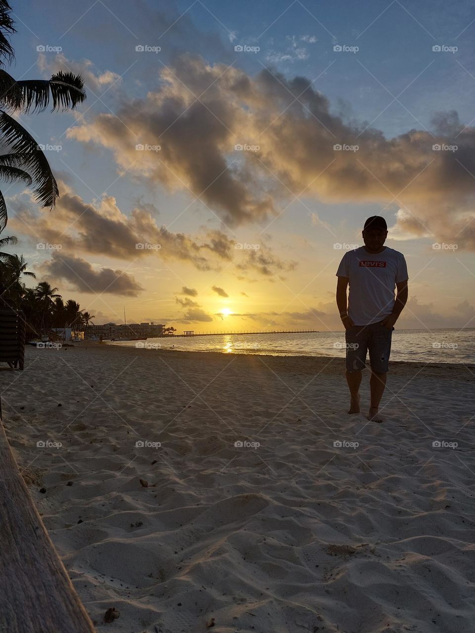 Amanecer en Playa del Carmen. México.