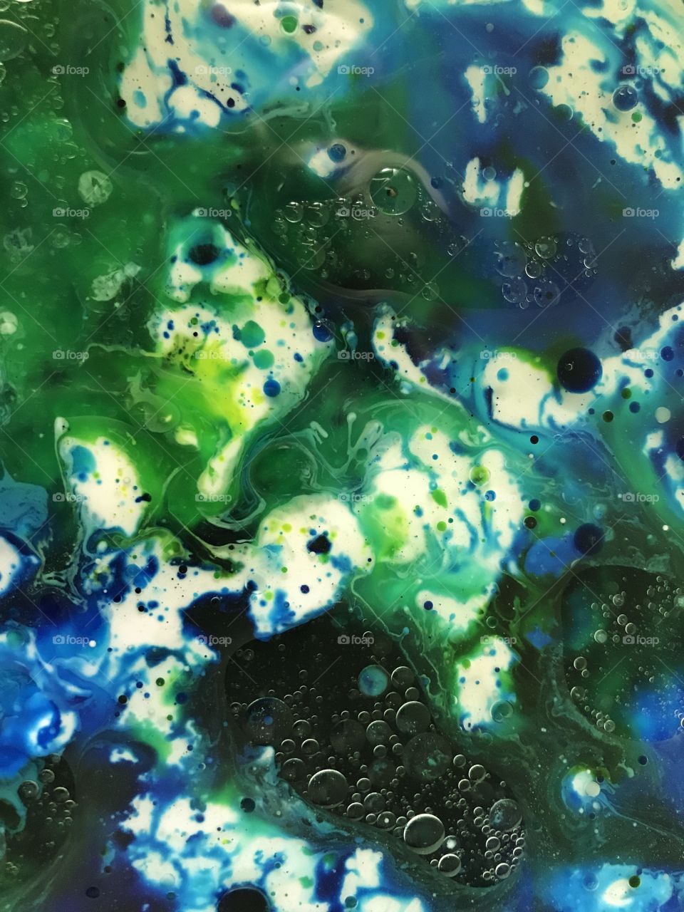 Creating soft, flowing, dynamic, three dimensional abstracts today. This one was made with unmixed layers of glue, oil,water then drops of food dye & dish soap added made this interesting 3d effect.