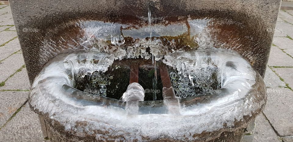 Frozen fountain