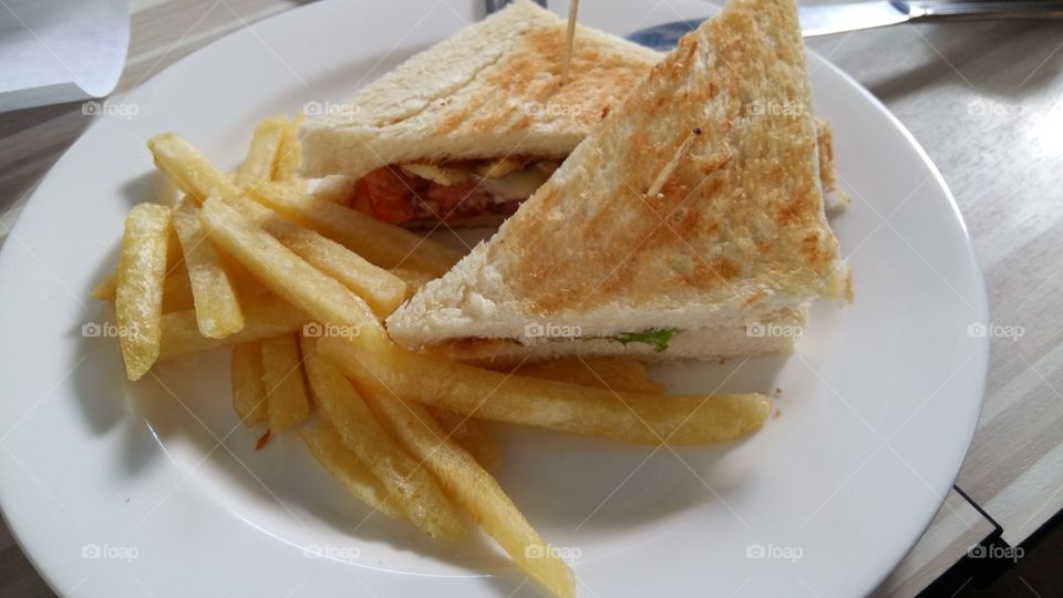 Sandwich toast n chips