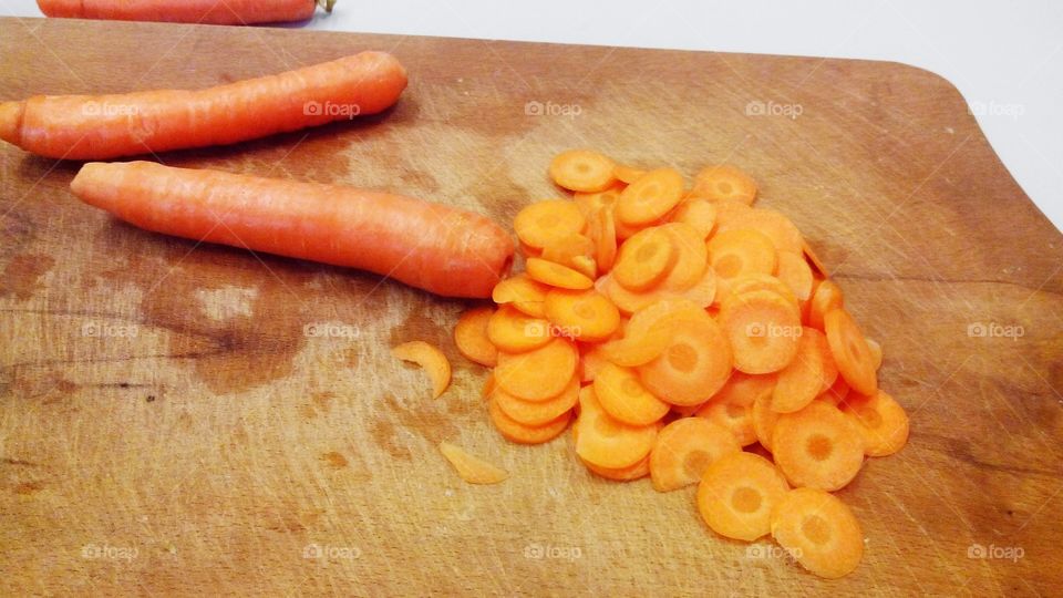 Cutting  carrots