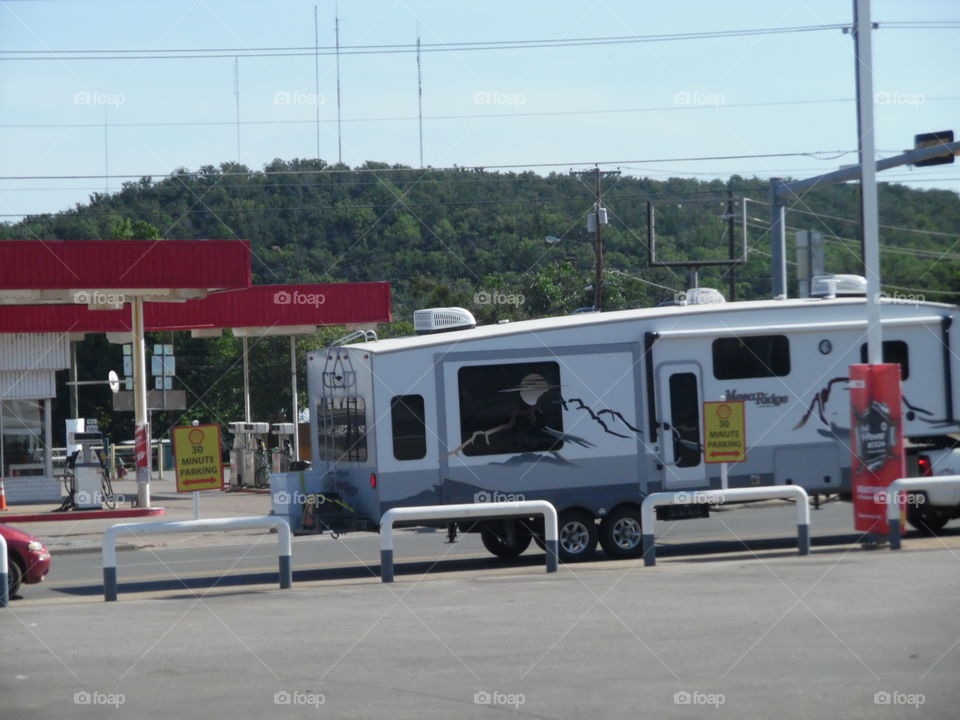 Let's go fishing 🎣. This is a summer photo 📷 that I took after I finished my bike 🚲 ride this morning