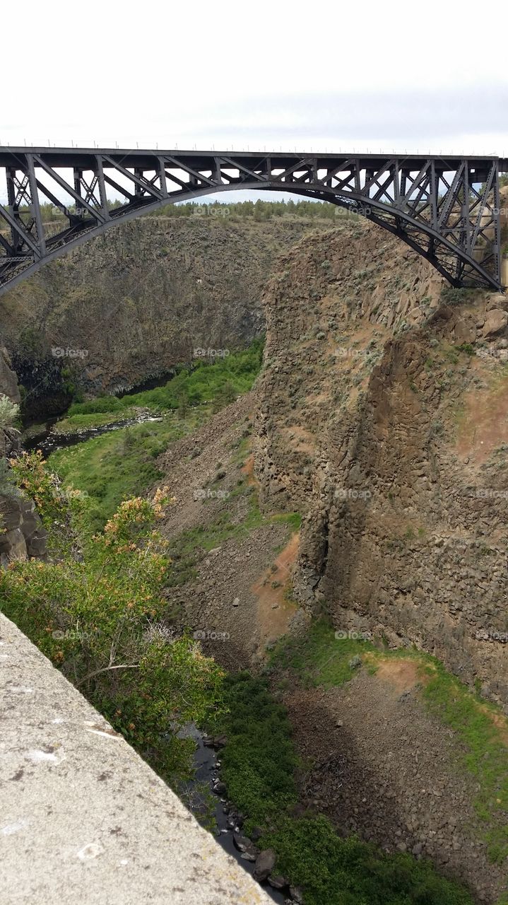 Oregon trunk railroad bridge. I discovered this area well on a car trip threw Oregon during the summer and could not resist taking some pictures.
