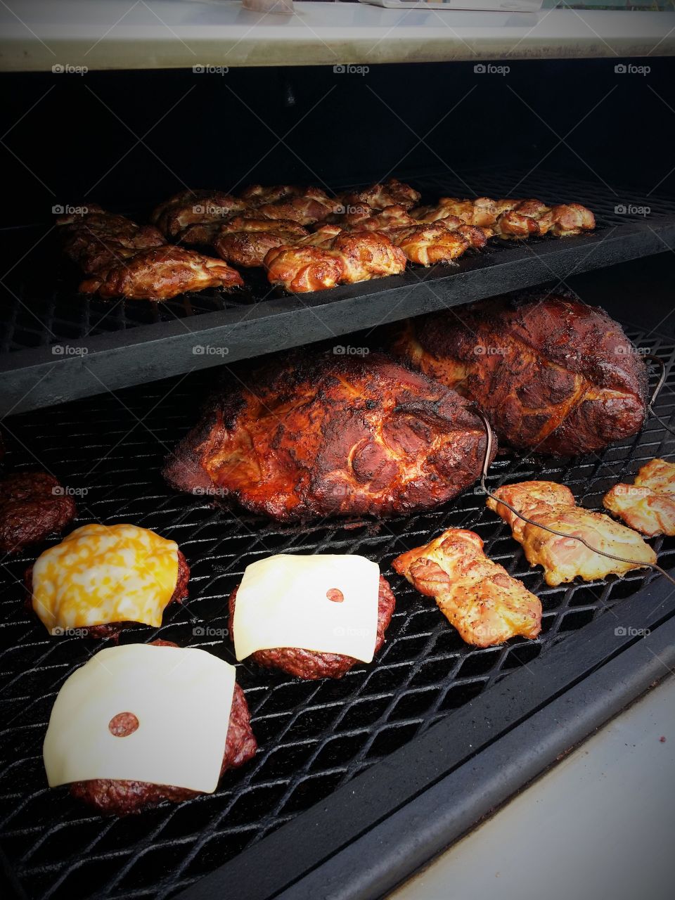 Cooking on the Smoker Hamburgers, Chicken & Pork Yum❣