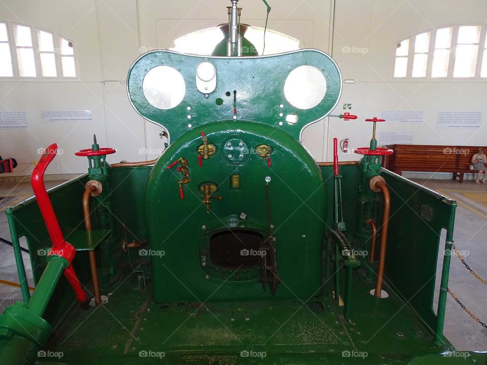 Control locomotive controls