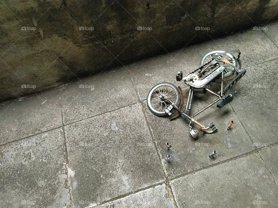The world of Liliput, old bicycle