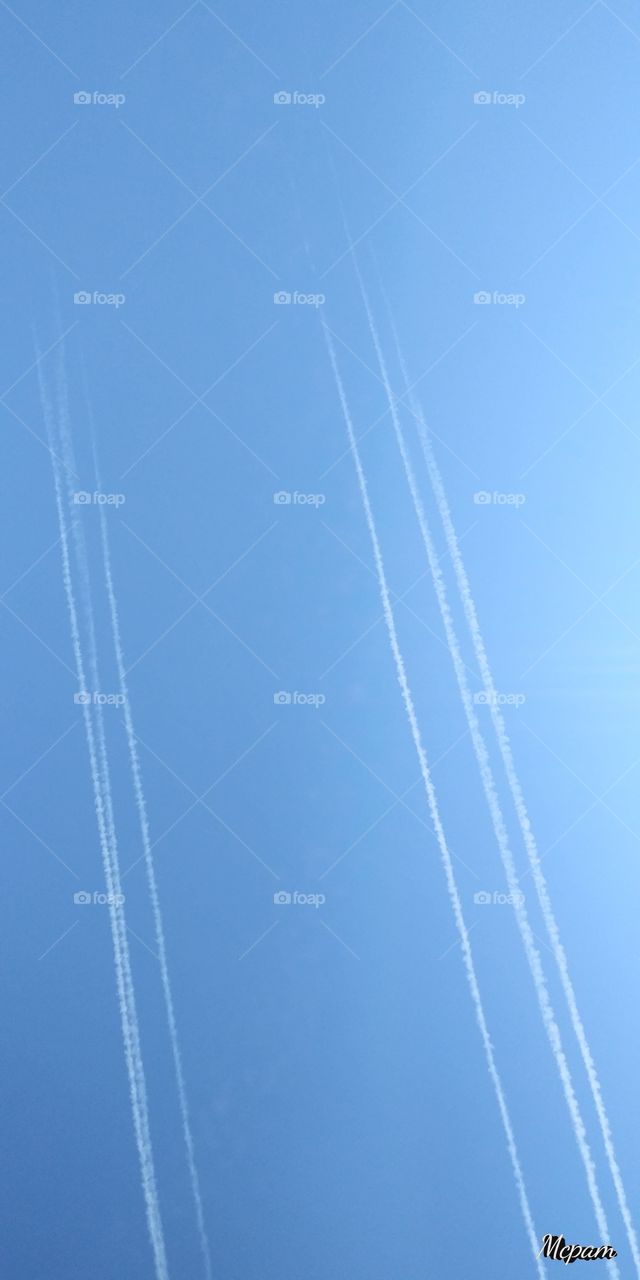I only seen two Jets but 6 lines appeared.