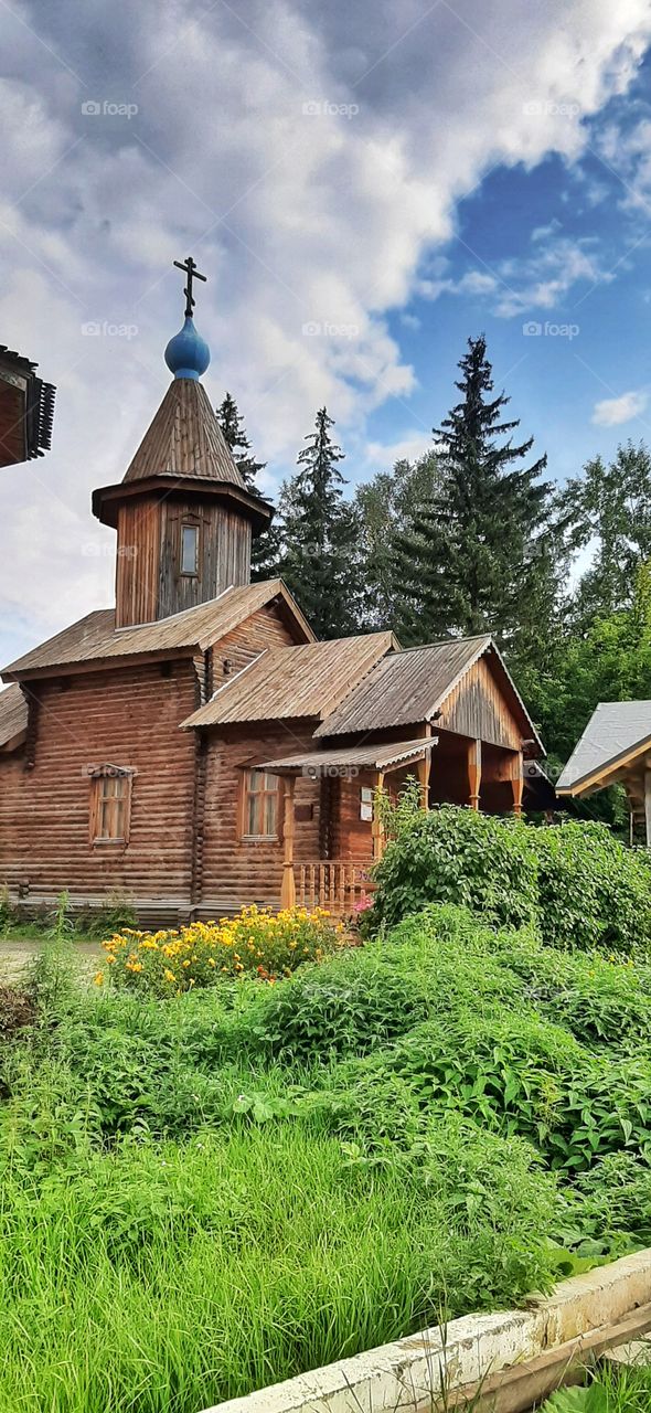 деревянная церковь