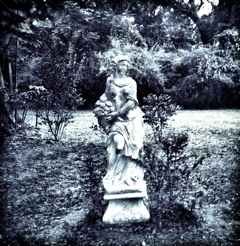 The Myrtles Plantation statue